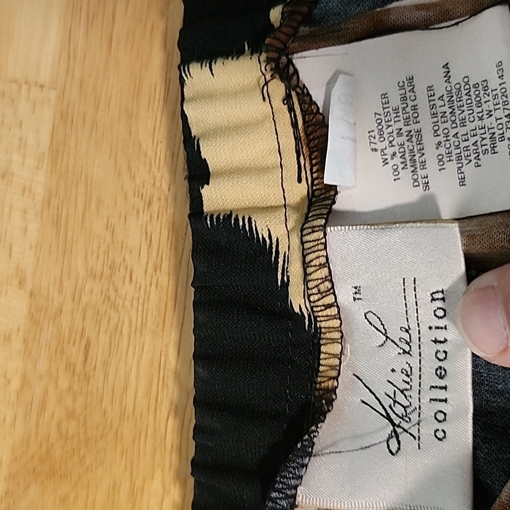 Kathie Lee Size 8 Skirt 36" Length Size Zip EuC Beautiful Flowing Pattern. (23) - Picture 5 of 6